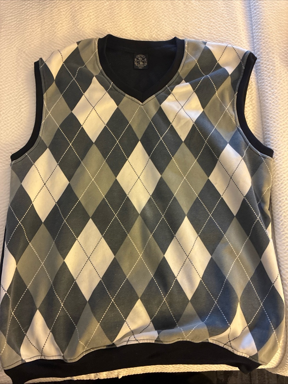 Men's V-Neck Argyle Sweater Vest in Navy and Gray